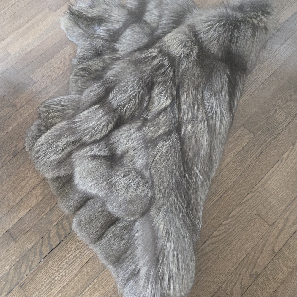 Luxurious Fox Fur Coat - Gray - Picture 11 of 16